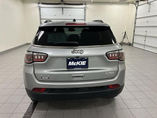 Silver 2024 Jeep Compass LATITUDE