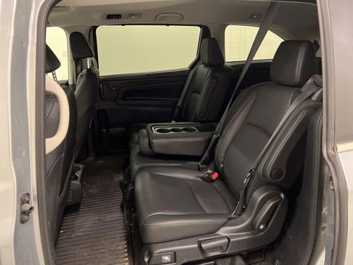 Silver 2025 Honda Odyssey EX-L
