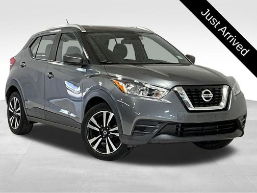 Gray 2019 Nissan Kicks SV