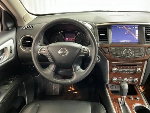 2017 Nissan Pathfinder Platinum
