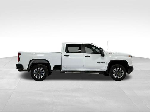 Summit White 2024 Chevrolet Silverado 2500 Custom