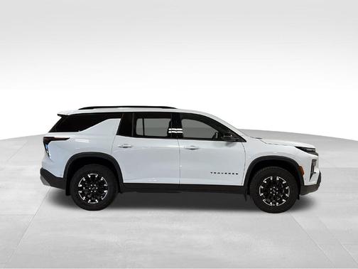 Polar White 2026 Chevrolet Traverse Z71