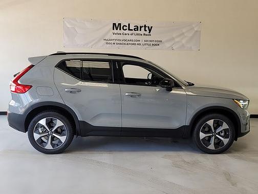 Vapour Grey 2026 Volvo XC40 Plus