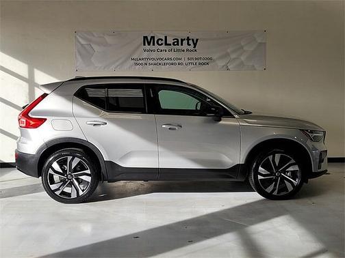 2025 Volvo XC40 Plus