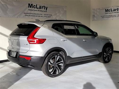 2025 Volvo XC40 Plus