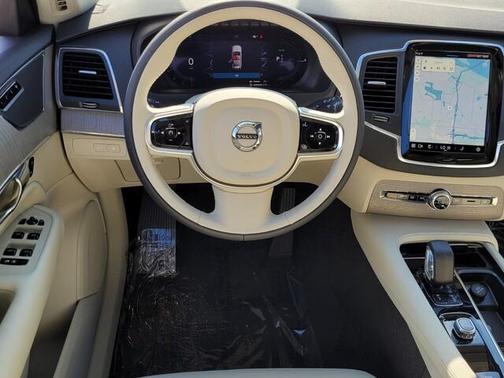 2025 Volvo XC90 Plug-In Hybrid T8 Core 7-Seater