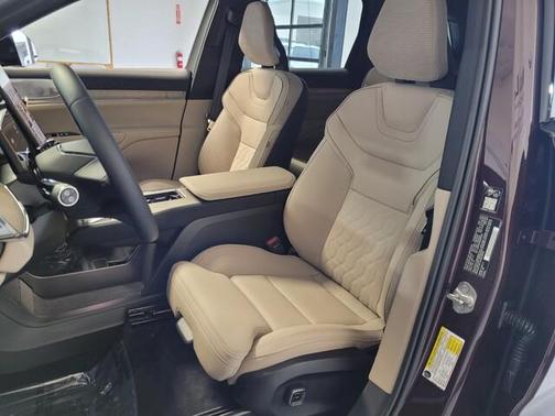2025 Volvo EX90 Twin Motor Performance Ultra 6-Seater