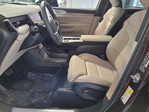 2025 Volvo EX90 Twin Motor Performance Ultra 6-Seater