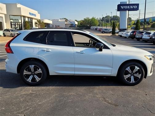 2025 Volvo XC60 Plug-In Hybrid T8 Plus