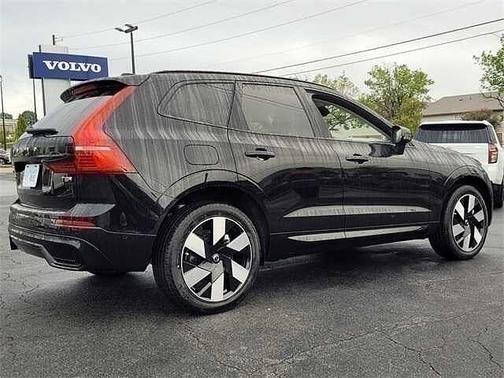 2025 Volvo XC60 Plus