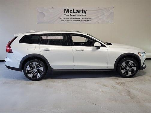 2026 Volvo V60 Cross Country Plus