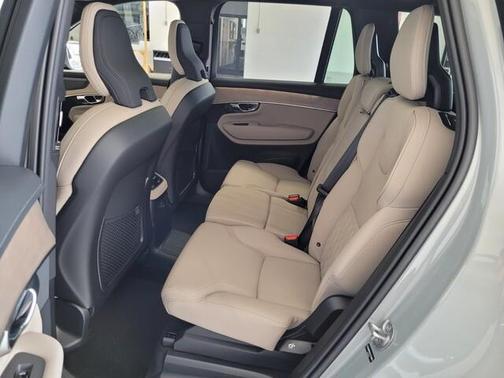 2025 Volvo XC90 Plug-In Hybrid T8 Plus 7-Seater