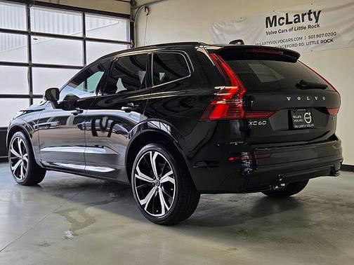 Onyx Black 2025 Volvo XC60 Ultra