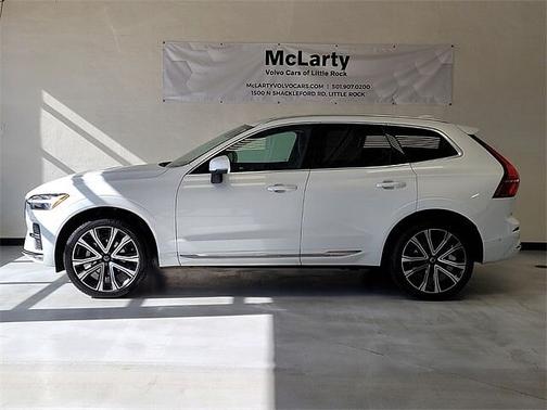 2023 Volvo XC60 B5 FWD Ultimate Bright