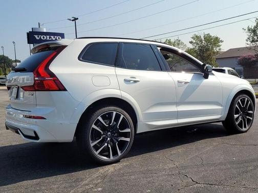2025 Volvo XC60 Plug-In Hybrid T8 Ultra