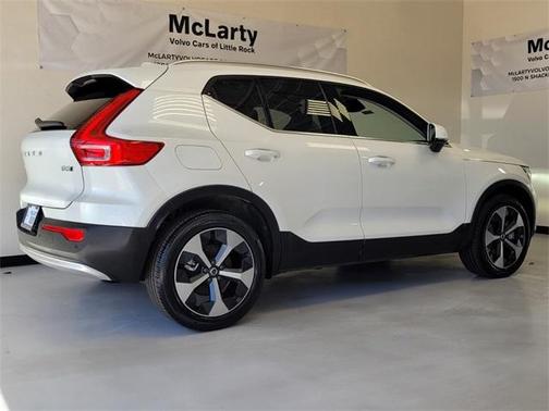 2024 Volvo XC40 B5 Plus Bright Theme