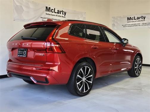 2024 Volvo XC60 B5 Plus Dark