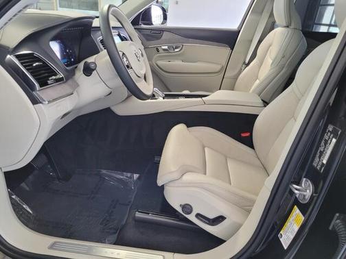 2024 Volvo XC90 B6 Ultimate Bright Theme 7-Seater