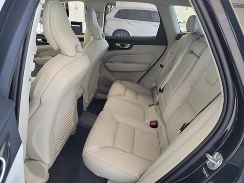 2025 Volvo XC60 Plug-In Hybrid T8 Ultra