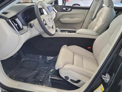 2025 Volvo XC60 Plug-In Hybrid T8 Ultra