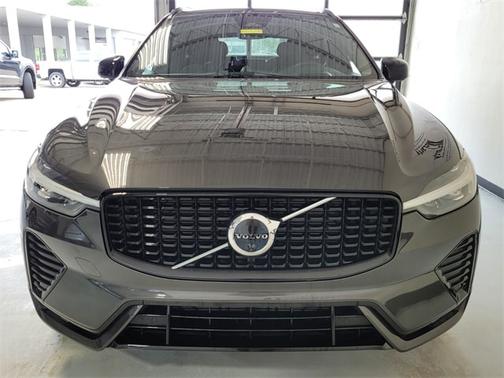 2022 Volvo XC60 B5 FWD R-Design
