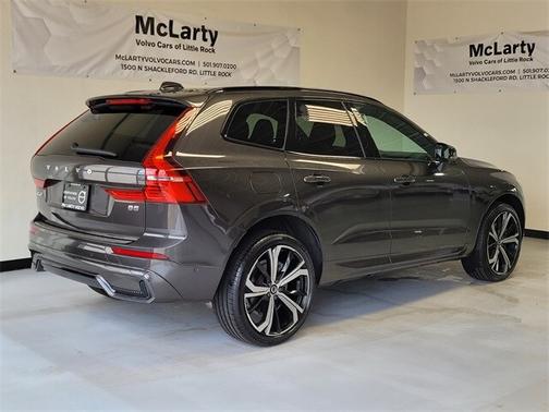 2022 Volvo XC60 B5 FWD R-Design