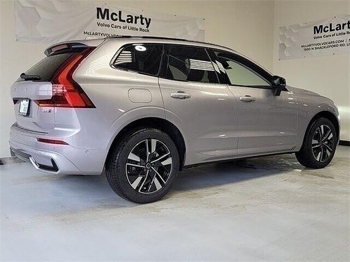 2026 Volvo XC60 Plus
