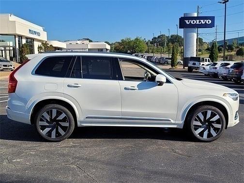 2025 Volvo XC90 Plus