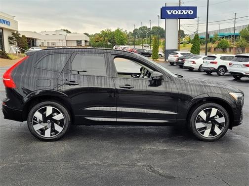 2025 Volvo XC60 Plug-In Hybrid T8 Plus