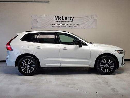 2025 Volvo XC60 Core