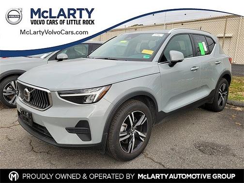 2025 Volvo XC40 Core