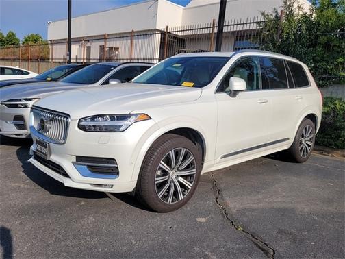 2025 Volvo XC90 B5 Plus