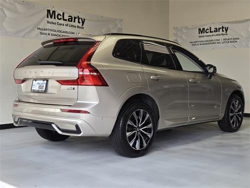 2025 Volvo XC60 B5 Plus