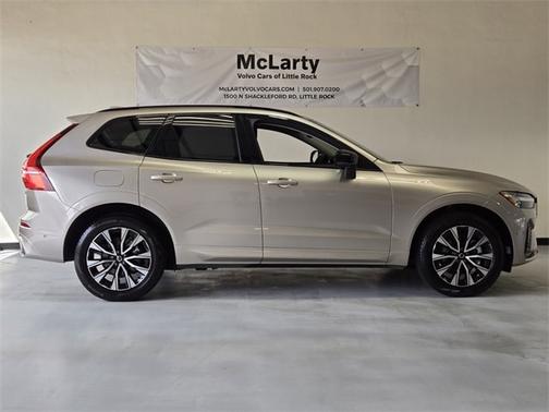 2025 Volvo XC60 B5 Plus