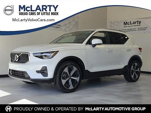 Crystal White 2025 Volvo XC40 Plus