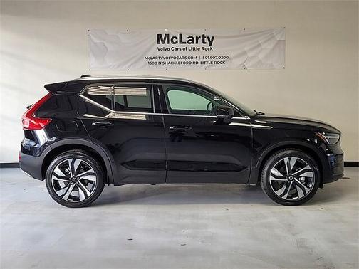 2025 Volvo XC40 Plus