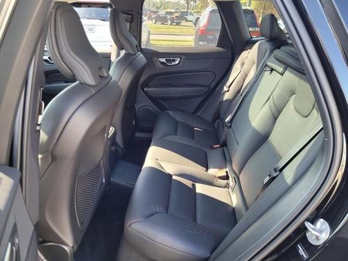 2025 Volvo XC60 Plug-In Hybrid T8 Plus