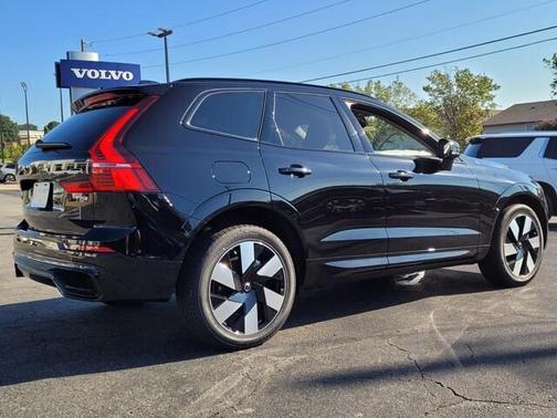 2025 Volvo XC60 Plug-In Hybrid T8 Plus