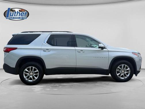 Silver Ice Metallic 2020 Chevrolet Traverse LT Leather