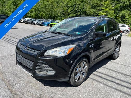 Tuxedo Black 2015 Ford Escape SE