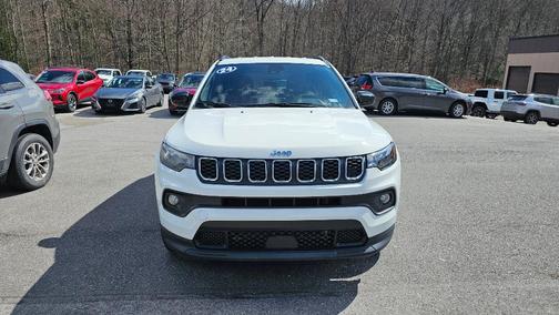 White 2024 Jeep Compass Latitude
