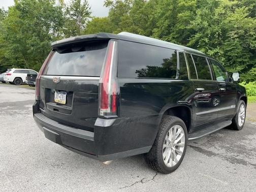 Photo 5 of 9 of 2020 Cadillac Escalade ESV Luxury