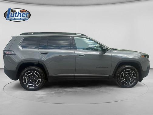 Sting Gray Clearcoat 2026 Jeep Cherokee LAREDO/LIMITED