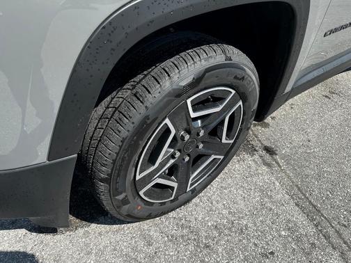 Gray 2026 Jeep Cherokee LAREDO/LIMITED