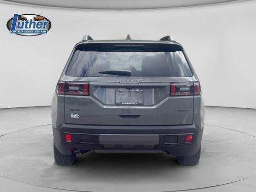 Sting Gray Clearcoat 2026 Jeep Cherokee LAREDO/LIMITED