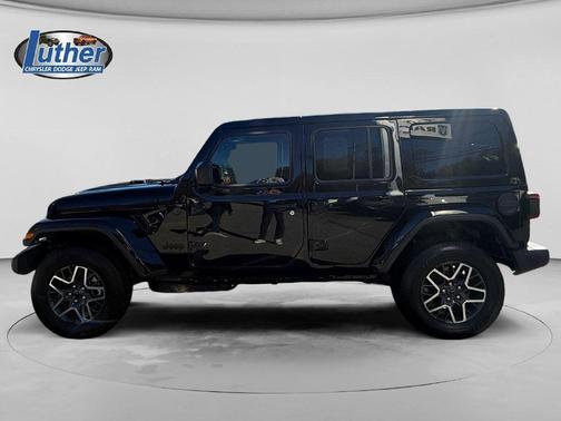 Black Clearcoat 2026 Jeep Wrangler Sahara