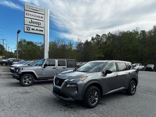 Gun Metallic 2023 Nissan Rogue S