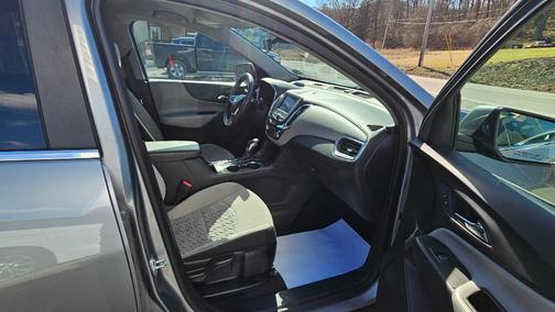 Sterling Gray Metallic 2023 Chevrolet Equinox 1LT