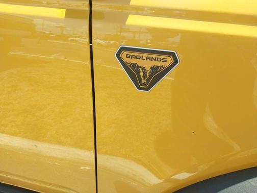 CYBER ORANGE MET TRI-COAT 2021 Ford Bronco Badlands