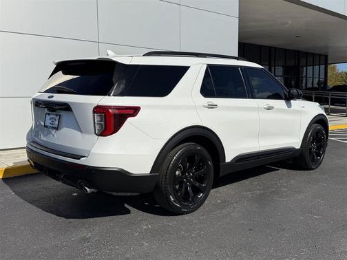 2022 Ford Explorer ST-Line